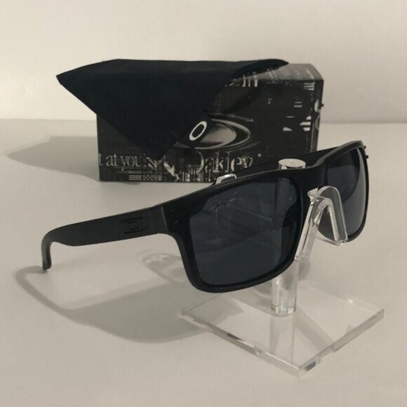 Oakley Holbrook Matte Black Frame 9102 - Picture 3 of 6